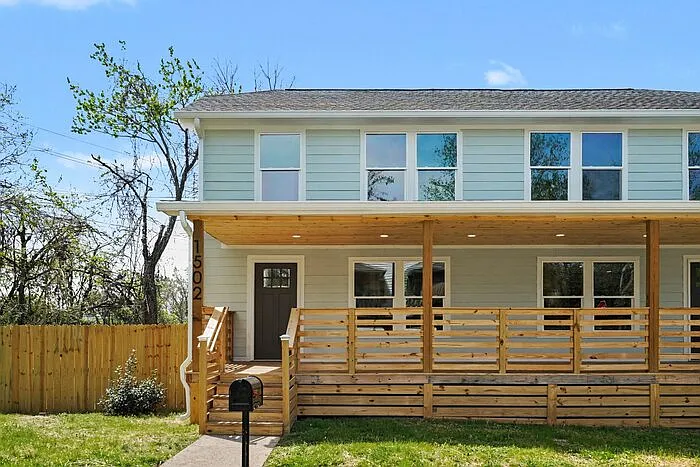 3 bed, 2.0 bath, 1100 sqft, $1,995 — Photo 2