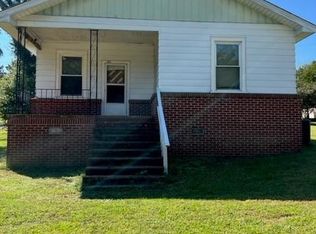 8211 3rd St, Boiling Springs, SC 29316