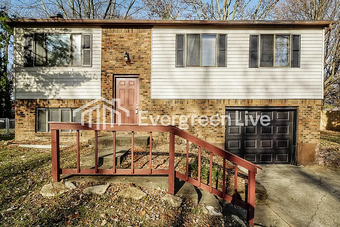3 bed, 1.5 bath, 1536 sqft, $1,695 — Photo 1