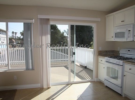 5th image of 422 N Clementine St