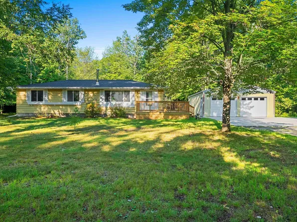 N10319 Bedora Ln, Crivitz, WI 54114
