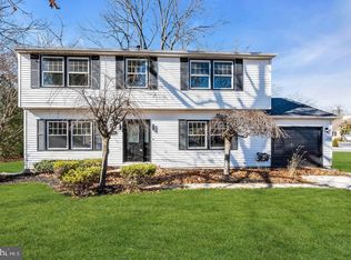 2800 Perna Ln, Vineland, NJ 08361