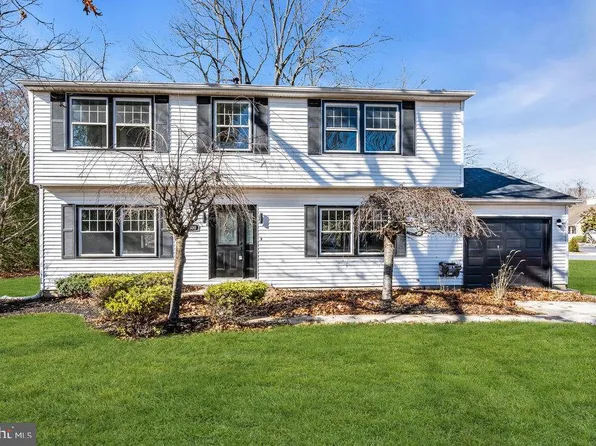 2800 Perna Ln, Vineland, NJ 08361