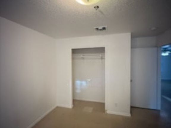 3rd image of 926 Drury Ln #2