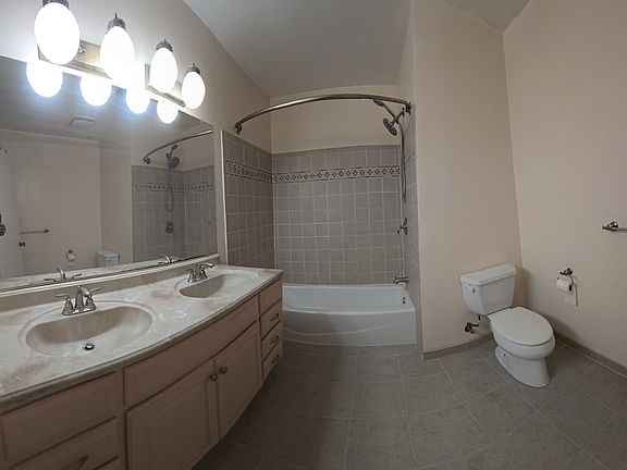 3rd image of 5170 E Huntington Ave