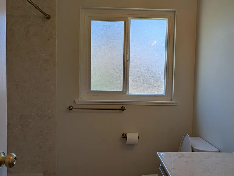 1366 Sayre St — Photo 12