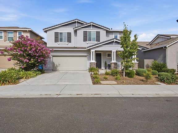 3rd image of 312 Hibiscus Street