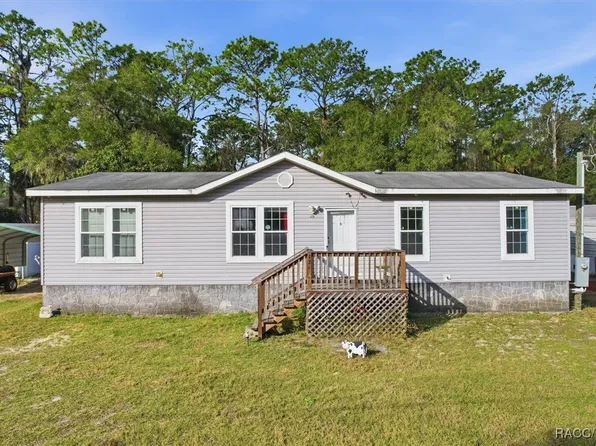 126 Park St, Inglis, FL 34449