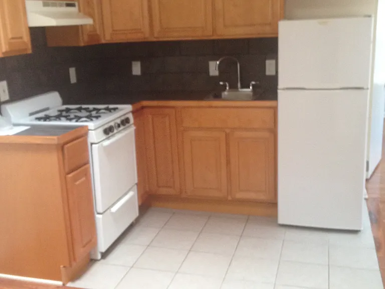 2047 Fitzwater St #3 — Photo 6