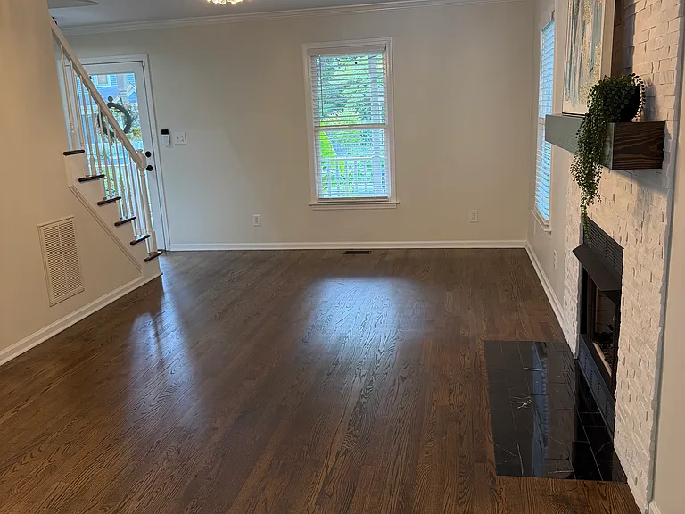 614 Percy St — Photo 7
