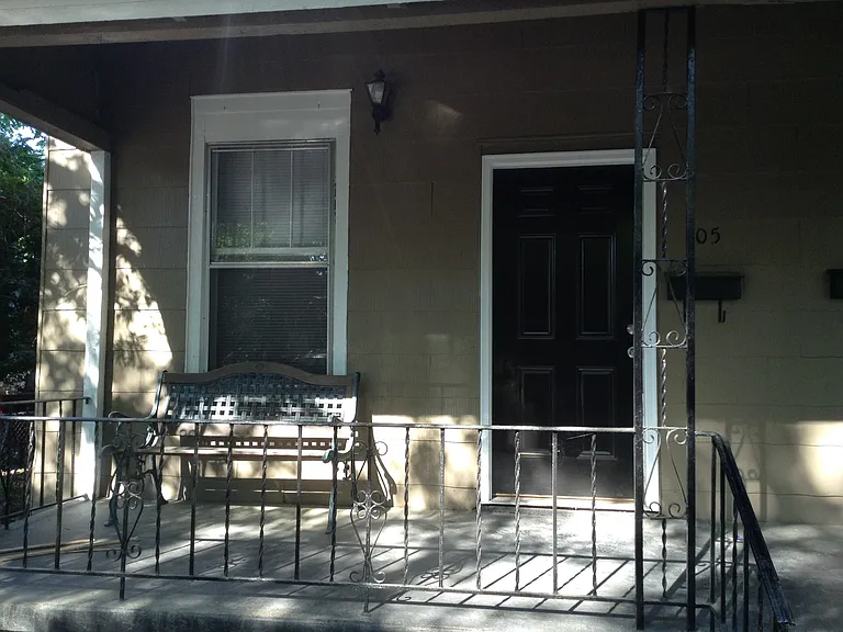 105 Huger St #105 — Photo 5