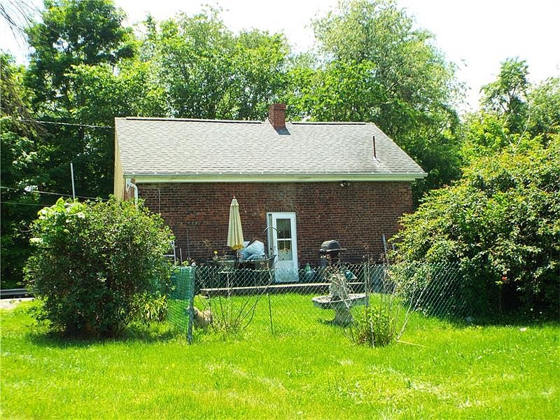 2nd image of 89 Fremont Rd