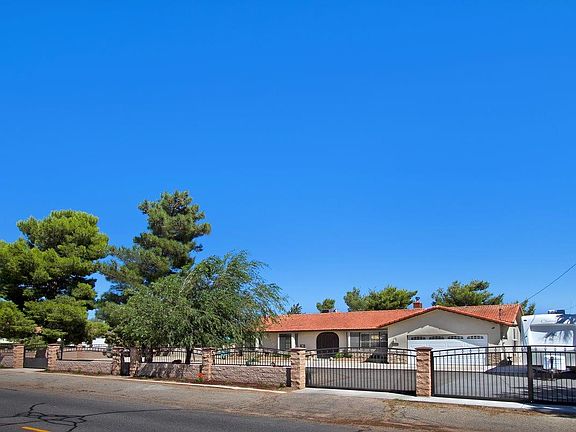2nd image of 15534 Mesquite Ave