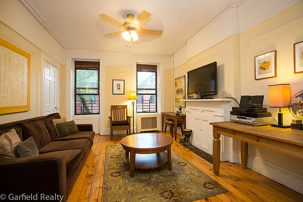 Sold by Garfield Realty  | media 9