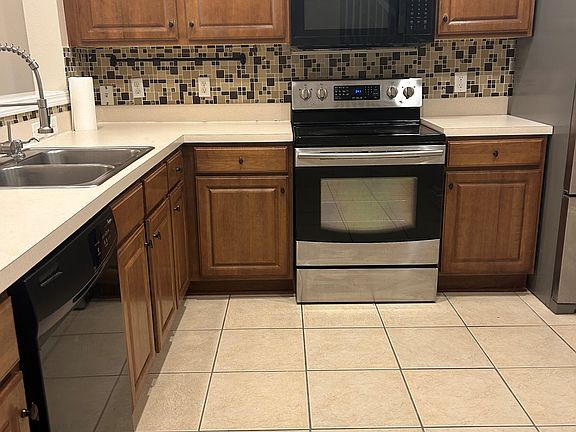 4th image of 2524 Glenrise Pl