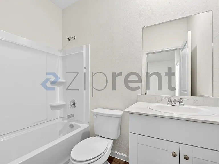 1317 Kennedy Rd — Photo 20