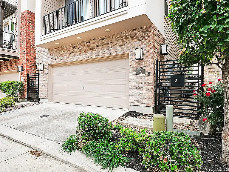 3831 Harry Wurzbach Rd #21 — Photo 3