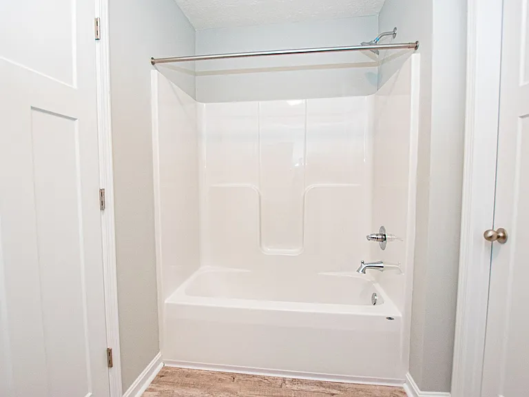 500 Eagle Pointe Dr — Photo 33