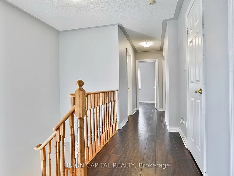 762 Caboto Trl — Photo 11