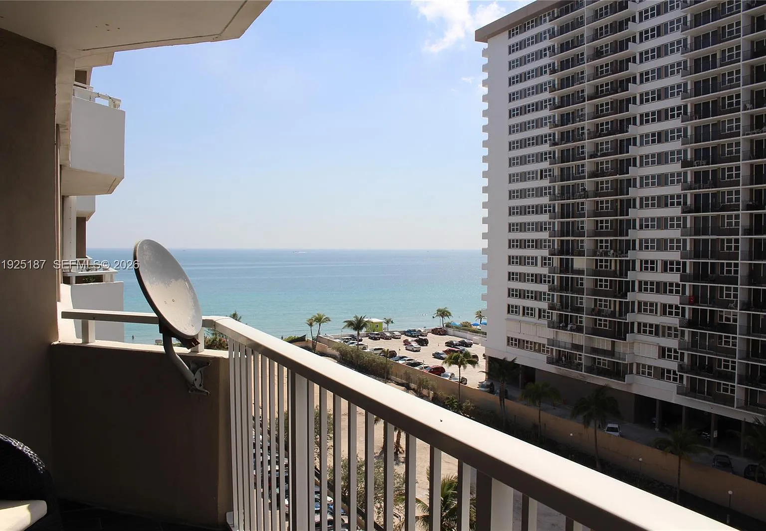 The Hemispheres Condo — Photo 4