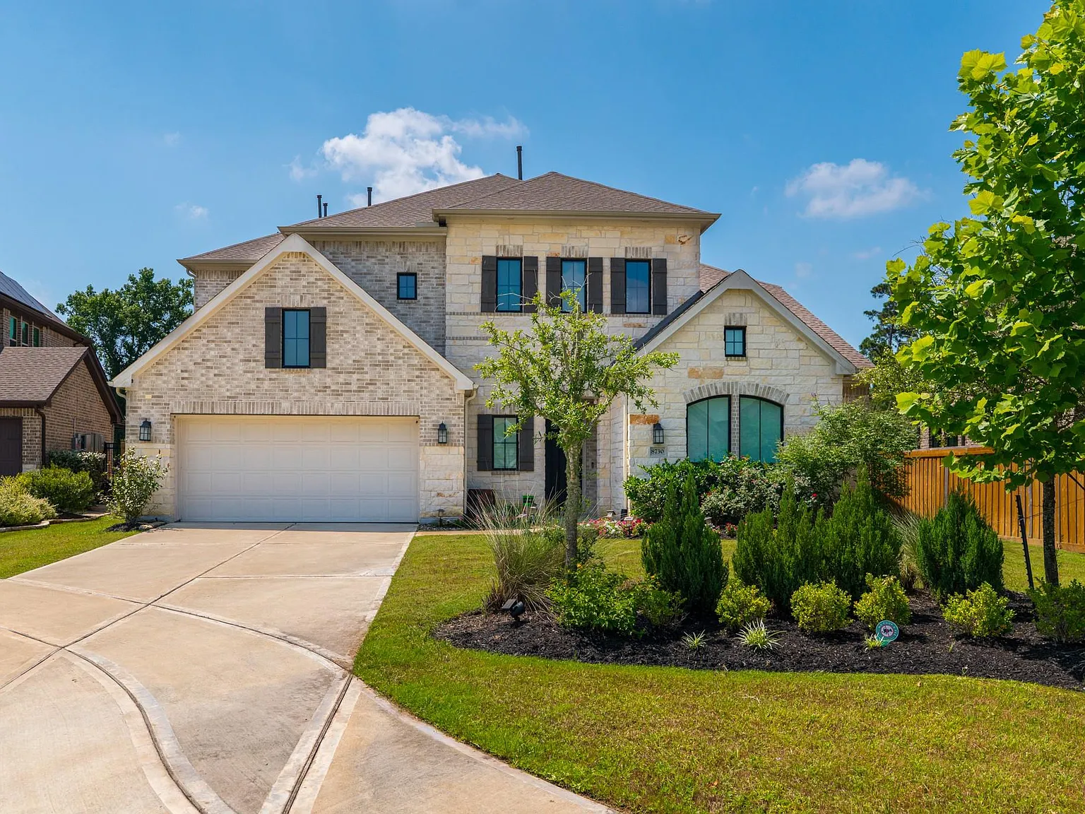 4 bed, 3.5 bath, 3755 sqft, $6,800 — Photo 1