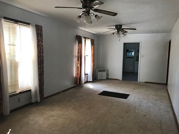 3rd image of 501 N 1st St