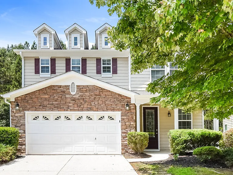 2110 Valley Creek Dr — Photo 1