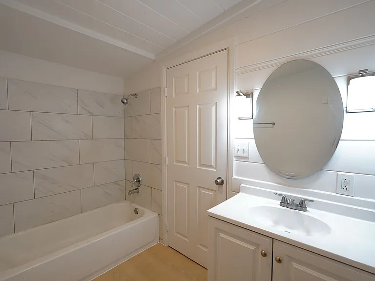 1443 N Riverside Ave — Photo 23