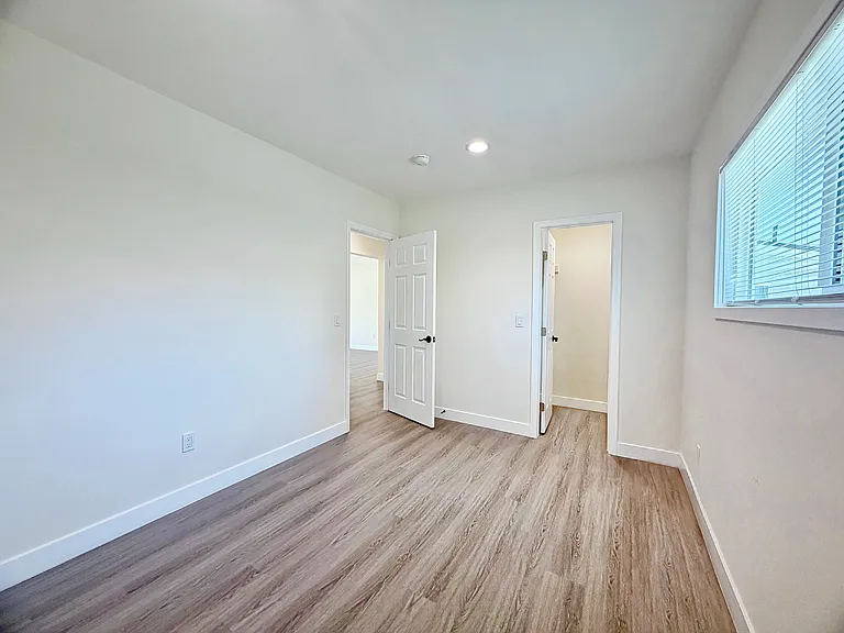 410 E Cherry Ave — Photo 8