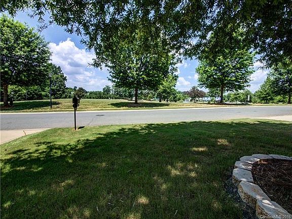 2nd image of 1423 Deer Forest Dr
