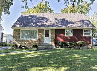 33126 N Sunset Ave, Grayslake, IL 60030