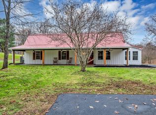 372 Lee Rd, Cottontown, TN 37048
