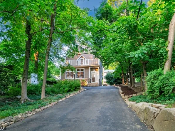 19 Malcolm Rd, Mahwah Twp., NJ 07430