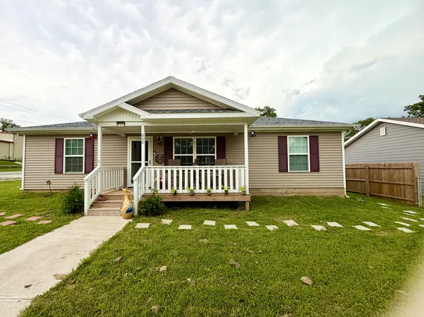 600 N Main Street, El Dorado Springs, MO 64744
