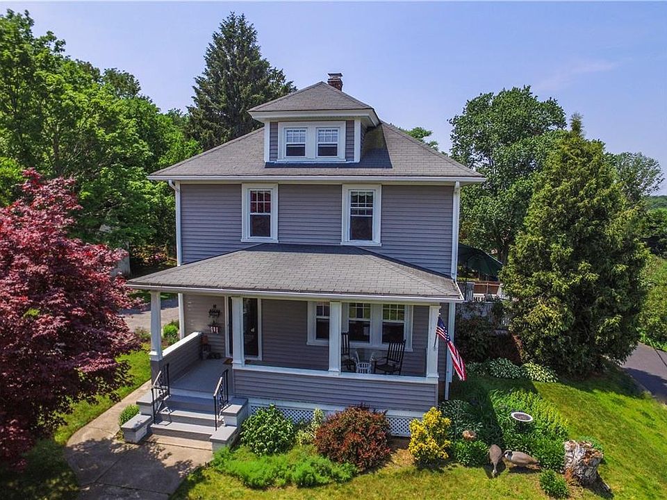 1st image of 40 Parker St