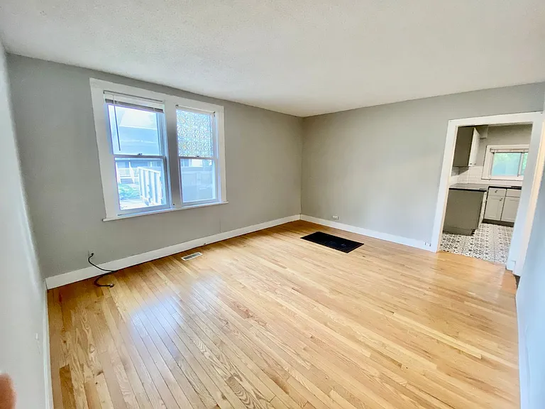 301 17th Ave Ne — Photo 5