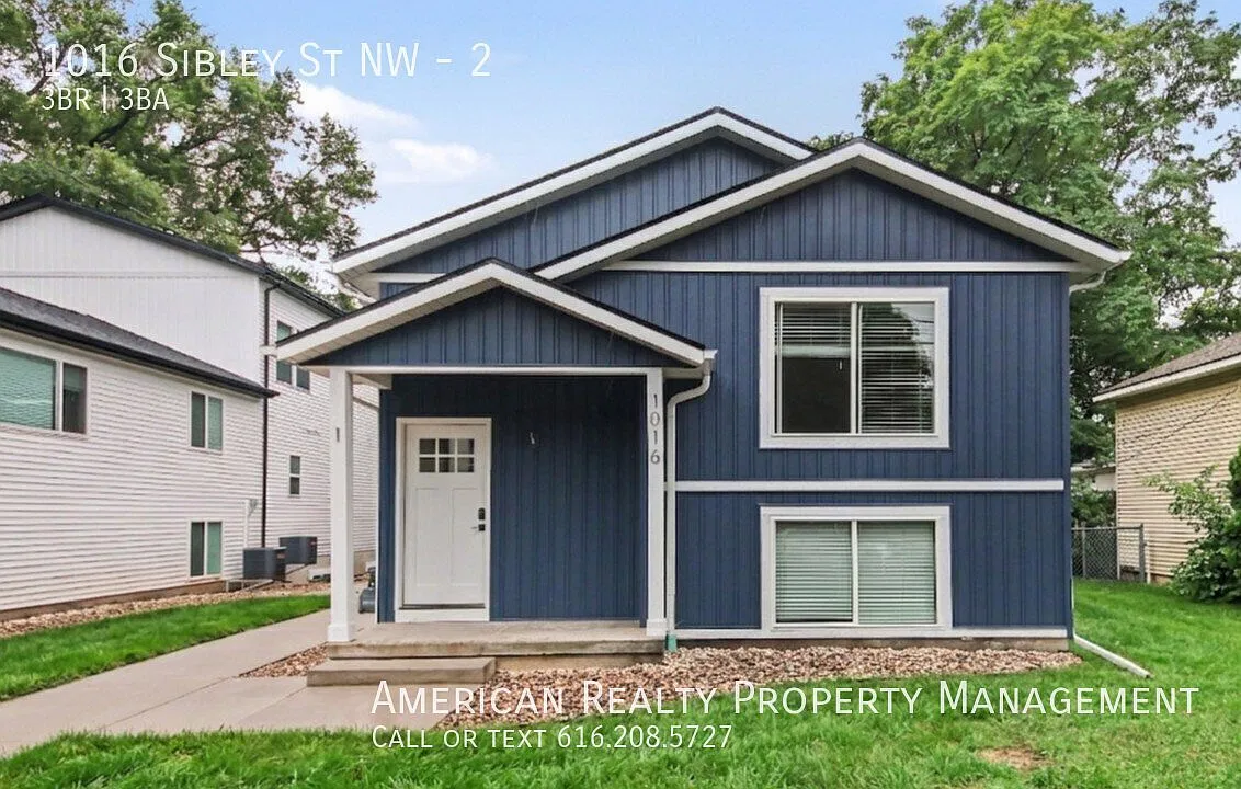 3 bed, 2.5 bath, 1450 sqft, $2,300 — Photo 1