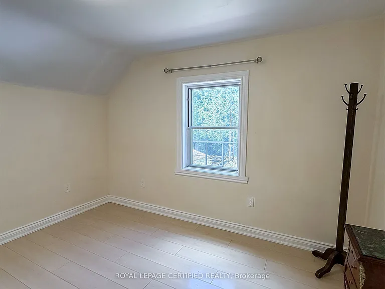 148 Belgravia Ave — Photo 10