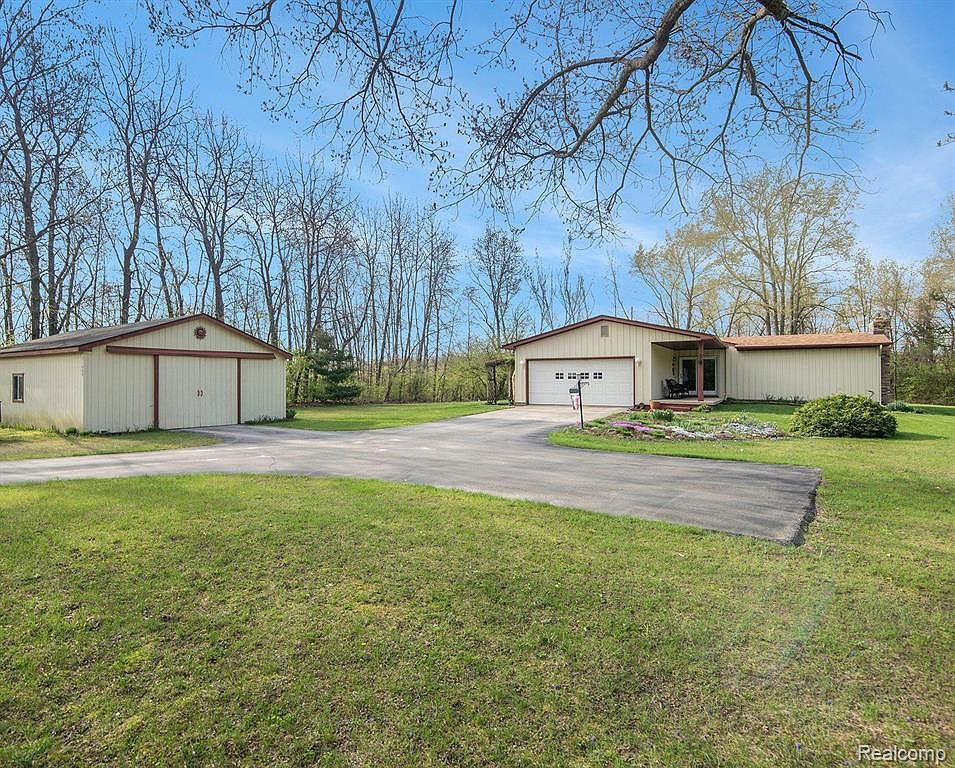 11093 Linden Rd, Fenton, MI 48430 Zillow
