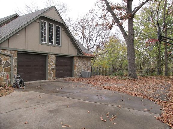 4th image of 1010 N Faulkner Pl