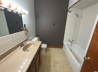 425 27th St #431, Bettendorf, IA 52722