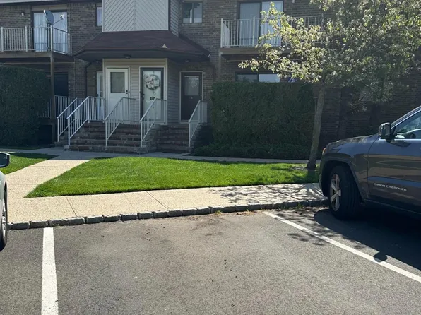 4215 Birchwood Ct, North Brunswick, NJ 08902