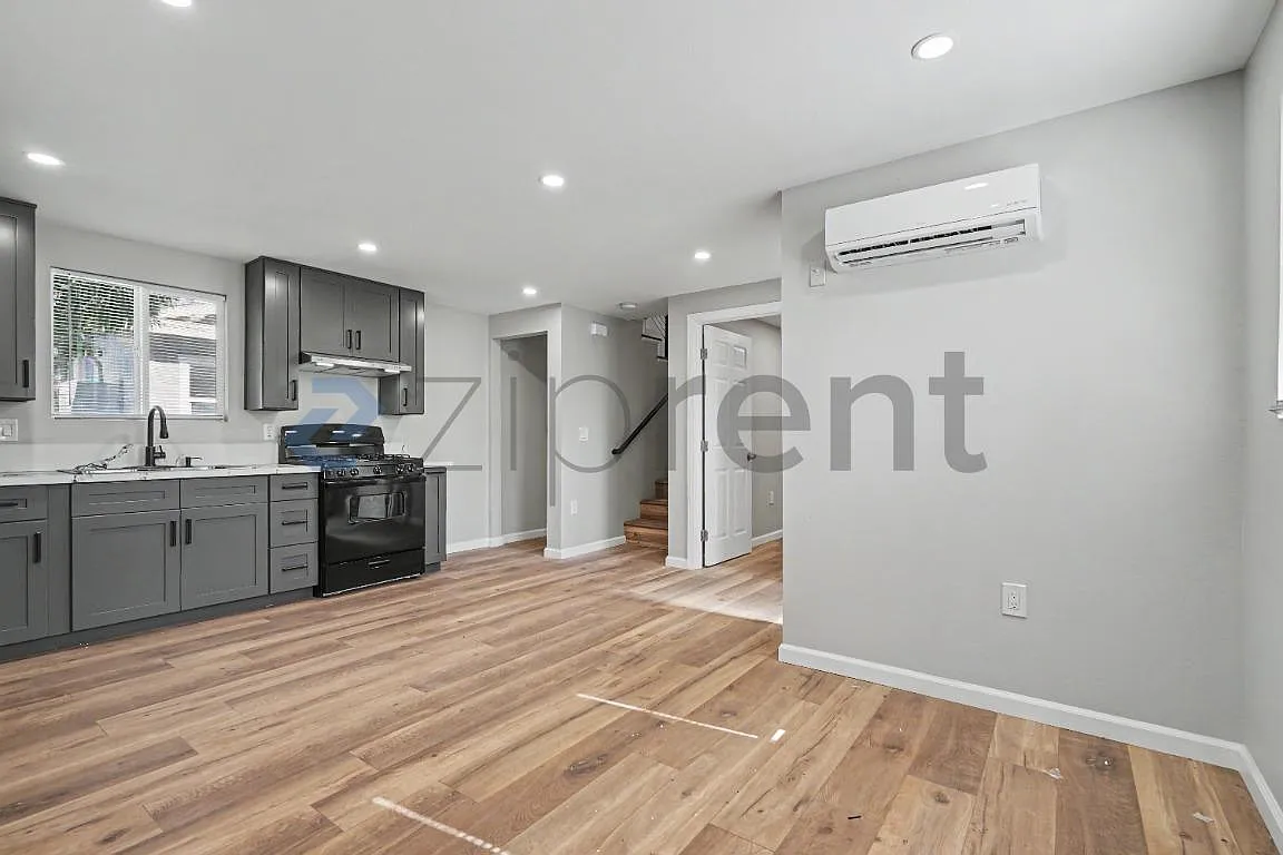 3 bed, 1.5 bath, 1000 sqft, $3,550 — Photo 3