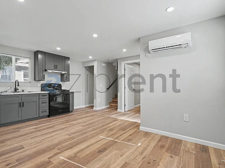 1204 W 50th St — Photo 5