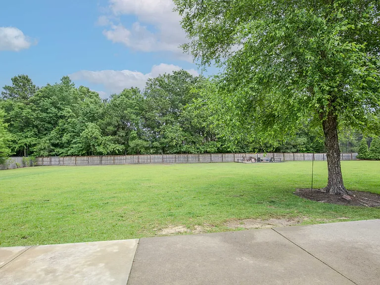 102 Willow Creek Ln — Photo 45