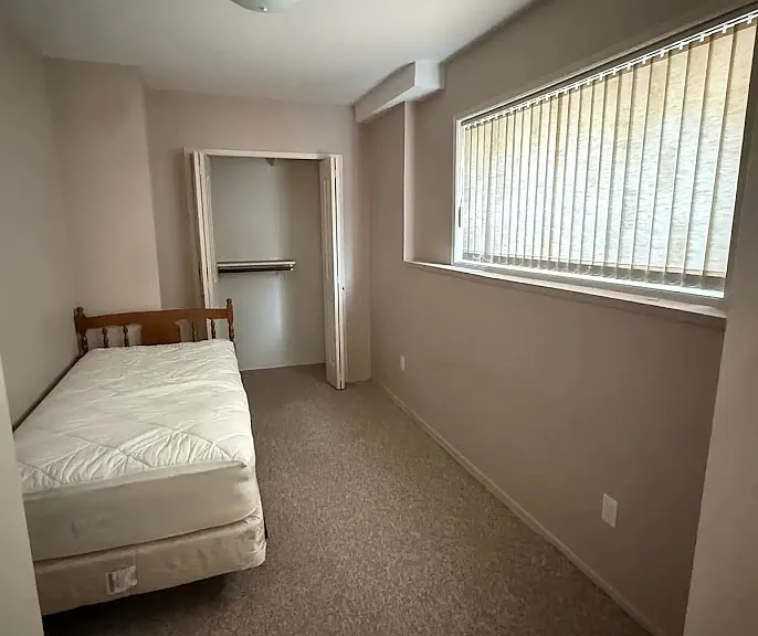 15154 Beachview Ave #5 — Photo 3