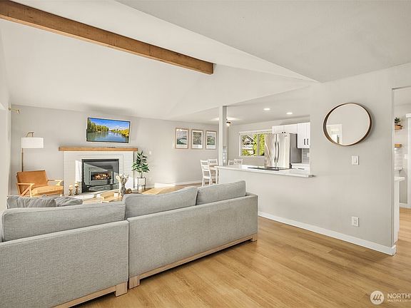 4th image of 17204 109th Place SE