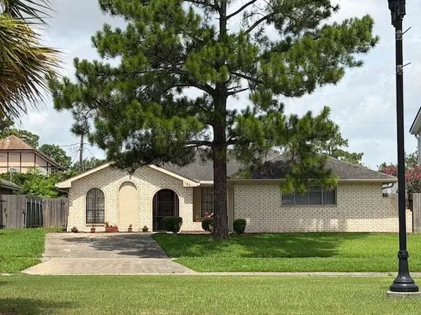 786 Terry Pkwy, Terrytown, LA 70056