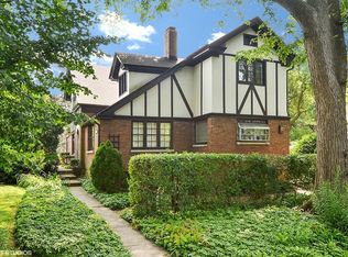 2040 Hawthorne Ln, Evanston, IL 60201