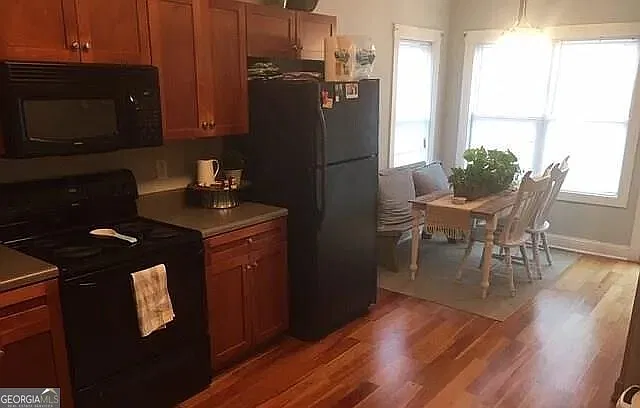 2060 Lakeside Dr — Photo 4